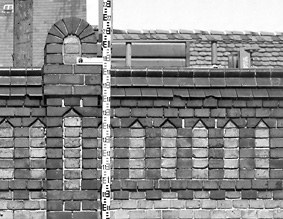 Aufma&szlig; einer historischen Umfassungsmauer in Marwitz/ Brandenburg 2002 mit einer Genauigkeitsstufe IV