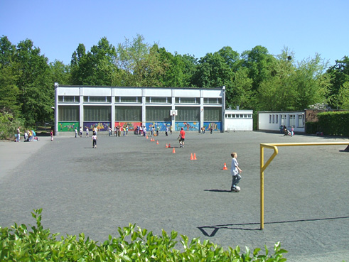 Projekt Schulhofumgestaltung Berlin-Steglitz - auf Bild klicken f&uuml;r Bestandssituation ...
