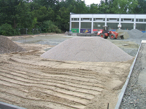 Projekt Schulhofumgestaltung Berlin-Steglitz - auf Bild klicken f&uuml;r Bestandssituation ...